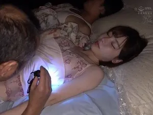 Chuốc thuốc kích dục em đồng nghiệp vì “ghen” khi biết em ấy sắp kết hôn