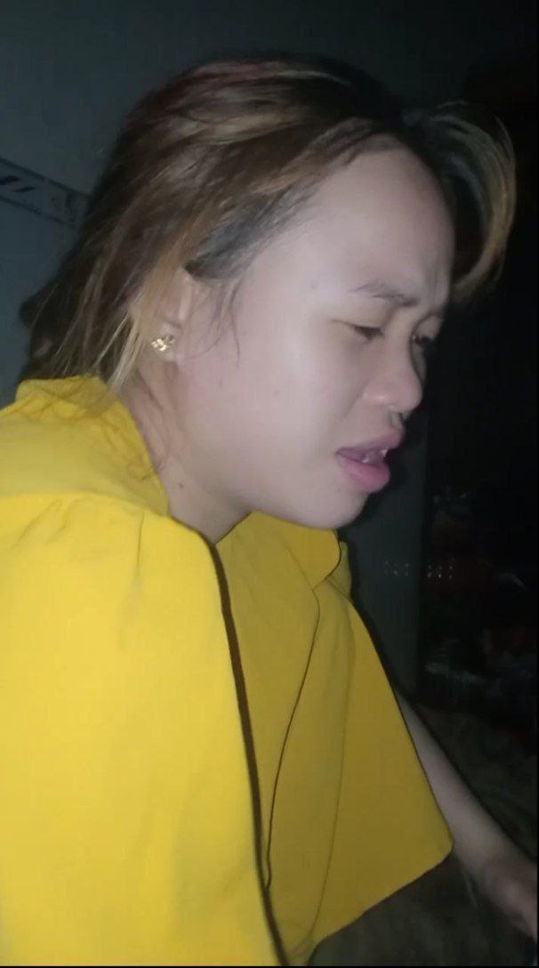 Mối tình má con, má trẻ phát hiện con trai thường tự sướng với đồ lót của mình